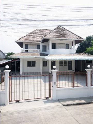 เมืองนครปฐม ให้เช่าบ้านเดี่ยว 2 ชั้น 5นอน ใกล้ม.ศิลปากร 1 กม. สำนักงานที่ดิน นครปฐม 850 ม.ลำพยา 2น้ำ ใกล้ม.ศิลปากร 1 กม. 15,998บาท/เดือน ที่ดิน 130 ตร.วา.พื้นที่ใช้สอย 300 ตร.ม.พร้อมบริเวณบ้าน และโรงจอดรถมีหลังคา เหมาะอยู่อาศัย โฮมออฟฟิศ หรือทำธุรกิจที่ต้องการพื้นที่กว้าง ทำเลชุมชน เดินทางสะดวก ใกล้ตลาด ร้านค้า สถานพยาบาล และสถานศึกษาหลายแห่ง 5bed 2-story detached house for rent1 km from Silpakorn University. near NakhonPathom Lan