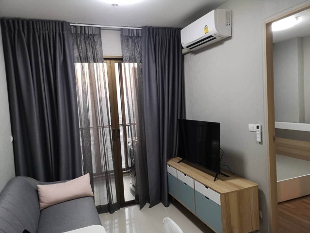Ideo Mix Sukhumvit 103 Clean Quiet 21st Floor BTS Udomsuk***Property Sales/Rental Services and Consultation Available. Contact Us Anytime.***For more details, photos, or to schedule a viewing:Contact Ekachai (Aui)T. 089-799-5598Line ID: @auiauiaui001 (Add @ at the beginning) (Agent Post)---------------------------------------------------------------Room Type: 1 Bedroom, 1 BathroomSize: 30 sq m, 21st Floor, Building ANew, clean, beautifully decorated, ready to move in.Details--------------------------------------------------------------Rental Price: 12,000 THB per month--------------------------------------------------------------* Appliances Included:- Air Conditioner- Water Heater- Refrigerator- TV--------------------------------------------------------------* Nearby Landmarks (Information based on Google Map)1. Central Bangna Shopping Mall2. Seacon Square Shopping Mall3. True Digital Park5. Southeast Bangkok University6. BTS Udom Suk Station-------------------------------------------