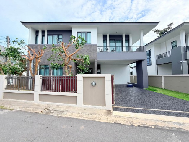 AOM 3194 บ้านเดี่ยวหลังมุม บางเสร่  ขาย–เช่า พร้อมเข้าอยู่ หมู่บ้านซื่อตรง เซอรีน บางเสร่ ติดถนนสุขุมวิท เดินทางสะดวก ใกล้หาดบางเสร่ เช่า 45,000 บาท/เดือน  ขาย 13 ล้านบาท บ้านเดี่ยว 2 ชั้น หลังมุม พื้นที่กว้าง เป็นส่วนตัว 4 ห้องนอน | 3 ห้องน้ำ | 2 ที่จอดรถ ห้องแม่บ้านแยก ที่ดิน 86.70 ตร.ว. | พื้นที่ใช้สอย 289 ตร.ม. พร้อมเข้าอยู่ทันที เงื่อนไขเช่า: สัญญาระยะยาว ประกัน 2 เดือน + ล่วงหน้า 1 เด�