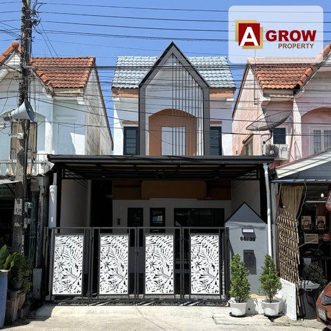 หมู่บ้านอมรทรัพย์ ต้นซอย18 บ้านรีโนเวทใหม่ ทำเลค้าขาย เข้า-ออกสะดวกที่ตั้ง : หมู่บ้านอมรทรัพย์ ซอยอยู่วิทยา 18 แขวงกระทุ่งราย เขตหนองจอก กรุงเทพมหนครราคาขาย :  1,890,000 บาท  ฟรีโอนรายละเอียดทรัพย์ :- เนื้อที่ 18.4ตรว.- ขนาดพื้นที่ใช้สอย 135 ตรม. - 2 ห้องนอน - 2 ห้องน้ำ- 1 ห้องครัว- 1 ห้องโถง- 1 ที่จอดรถในบ้าน โปรโมชั่นของแถม :- โซฟา - โต๊ะกินข้าว- ถังน้ำ- ปั๊มน้ำ- เครื่องดูดควัน- ชุดโต๊ะก�