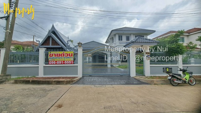 ว้าวมาก! #รีโนเวทใหม่ทั้งหลัง  #บ้านเดี่ยว 2 ชั้น  แปลงมุม 98 ตร.วา พื้นที่ใช้สอยใหญ่ถึง 392 ตร.ม.บ้านสีวลี รังสิต 1 by Land & Housesทำเลรังสิต–นครนายก ใกล้ฟิวเจอร์พาร์ค รังสิตเพียง 500 เมตร ถึงถนนเส้นหลัก  ถ.รังสิต -นครนายกบ้านหลังใหญ่ + แปลงมุม + พื้นที่เยอะ = หายากมาก!เหมาะสำหรับครอบครัวใหญ่ คนที่ต้องการพื้นที่ใช้สอยจริง หรือซื้อไว้เป็นบ้านคุณภาพในทำเลรังสิตรายละเอียดทรัพย
