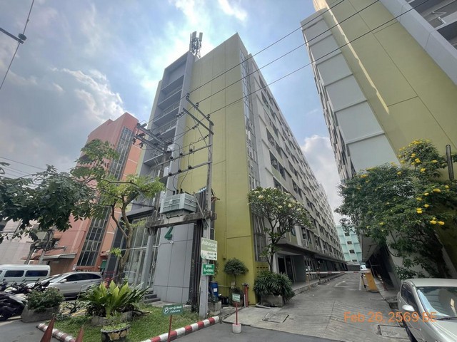 ขาย คอนโด บางแค ซิตี้  ซอยเพชรเกษม 47 ถนนเพชรเกษม แขวงบางแคเหนือ เขตภาษีเจริญ กรุงเทพมหานคร  ราคา 1,535,000 บาท ( ราคาต่อรองได้ )  รายละเอียดทรัพย์ -  เนื้อที่ - ตารางวา  พื้นที่ใช้สอย 24.56 ตารางเมตร -  1 ห้องนอน 1 ห้องน้ำ  -  1 ที่จอดรถ  -  คอนโดหันไปทางทิศ  พิกัดทรัพย์ :   https://maps.app.goo.gl/YK5G7BJYprU2PNkD7  สถานที่ใกล้เคียง   - เดอะมอลล์ ไลฟ์สโตร์ บางแค - โลตัส บางแค - โรงพยาบาลเกษมราษฎร์ บางแค - บิ๊กซี เพชรเกษ�