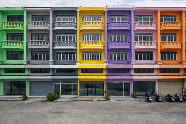 อาคารพาณิชย์ 4.5ชั้น สุขุมวิท77 ทำลติดถนนเฉลิมพระเกียรติ ร.9 สำนักงานเขตประเวศ 300 ม.เฉลิมพระเกียรติ ร.9  3นอน 2น้ำ  และตลาดยิ่งสมบูรณ์ พื้นที่ 16 ตร.ว. พื้นที่ใช้สอย 200 ตร.ม. 16,998 B-M. เหมาะทำสำนักงาน ร้านค้า หรือธุรกิจบริการ ใกล้รร.นานาชาติชาร์เตอร์ 750 ม.รพ. ศูนย์การค้า และAirport Link บ้านทับช้างPrawet District Office 300m. Commercial building for rent Sukumvit77 ChalermPhraKiat Rama IX Rd.  4.5 stories 3bed 2 bath land area 16 sq.wa. usable area 200 sq.m. price 16,998 B-M.  Ying Somboon Market 300 m. Charter International School 750 m. suitab