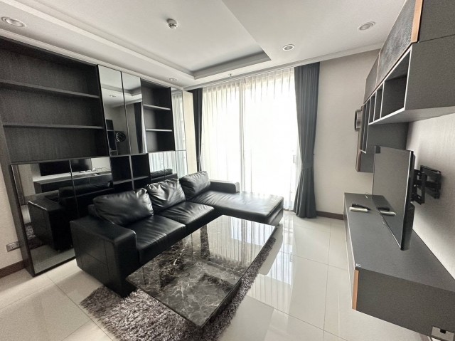 2 Bedroom Condo for Rent at Supalai Oriental Sukhumvit 39Location: Supalai Oriental Sukhumvit 39, Soi Sukhumvit 39, Khlong Tan Nuea, Watthana, BangkokContact Aekachai (Aui)T. 089-799-5598Line ID : @auiauiaui001 (add @ in front)Room details- 2 bedrooms 1 bathroom- Size 66 sqm- Building B 17th floor- Open city view with balcony- Fully furnished living room with sofa set and TV- Built-in kitchen with refrigerator and washing machine- Ready to move inRental- 40,000 THB per month- Minimum contract 1 year- Deposit 2 months and 1 month advanceNearby- MRT Phetchaburi about 1 km- Praram 9 Hospital 1.4 km- Easy access to Sukhumvit 39 and Phrom Phong areaProject facilities- Swimming pool, kids pool and jacuzzi- Fitness and sauna- Rooftop lounge- Garden, kids club and indoor kids zone- 24 hour security, CCTV and key card access- Car parking