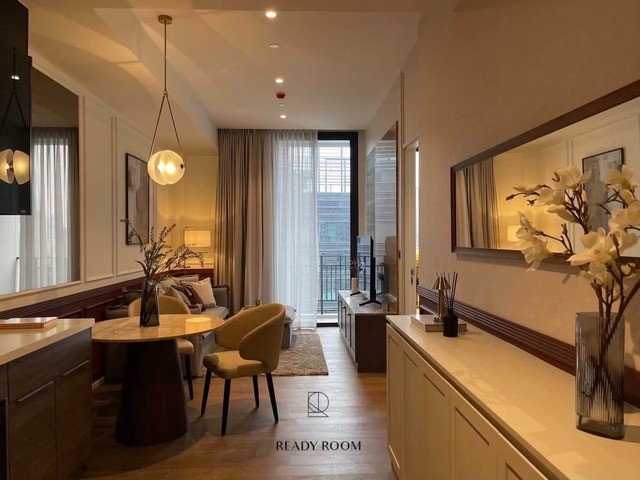 Elevate your urban lifestyle in this high-floor residence at Muniq Langsuan, set on prestigious Soi Tonson steps from Lumpini Park.• Spacious One-Bedroom Layout: Generous 54 sq.m. floor plan on floor 15+ featuring high ceilings and premium finishes for superior comfort.• Exclusive Freehold Luxury: High-rise privacy with rare freehold ownership and automatic parking allocation.• First-Class Facilities: Enjoy a heated pool, sky lounge, private dining room, and state-of-the-art fitness center.• Prime Langsuan Location: Situated in Soi Tonson, Lumpini, Pathum Wan near BTS Chit Lom, Ratchadamri, and Phloen Chit.An ideal sanctuary tailored for corporate executives and refined professionals seeking quiet luxury in the city center.Rental price: 70,000 baht/monthRef.: 387393Listing Detail: www.rent-bangkok-condo.com/properties/387393Co-agents are welcome. - - - Contact us for more information or arrange a viewing:Email. rbc.rentbangkokcondo@gmail.comCall. 066-0588-655Line ID: @rentbangk