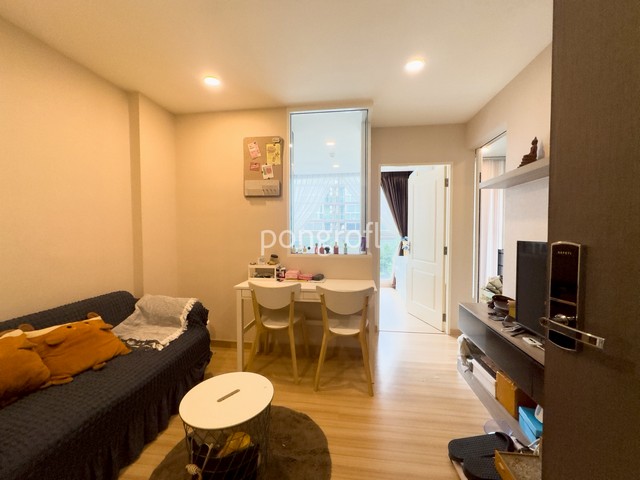 ห้องวิวสระ เงียบ เป็นส่วนตัว | ชาโตว์ อิน ทาวน์ แอท จรัญสนิทวงศ์ 96/2 (Chateau In Town @ Charansanitwong 96/2) ใกล้ MRTขายคอนโด ชาโตว์ อิน ทาวน์ แอท จรัญสนิทวงศ์ 96/2 Chateau In Town @ Charansanitwong 96/2 อาคาร A ชั้น 4 วิวสระน้ำ บรรยากาศเงียบ เป็นส่วนตัวพื้นที่ใช้สอย 29.59 ตารางเมตร 1 ห้องนอน 1 ห้องน้ำ ครัวแยกเป็นสัดส่วนห้องสภาพใหม่ ดูแลดี พร้อมเข้าอยู่ ห้องนั่งเล่นโปร่ง แสงธรรมชาติเข้าดี วิวสระน้ำ ไม่มีตึกบัง แยกโซนครัว