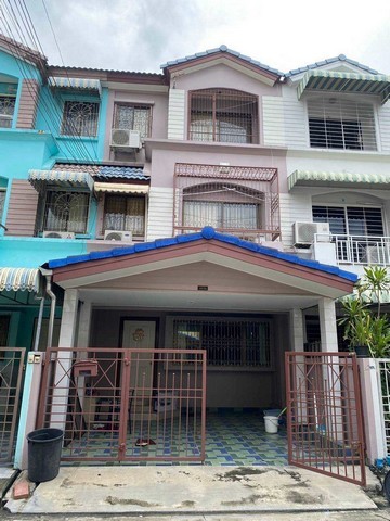 ทาวน์โฮมให้เช่า หรือ ขาย Baan Klang Muang Rama 9 Soi 43 | บ้านกลางเมือง พระราม 9 ซอย 43ราคาเช่า  30,000 บาท ต่อเดือน  35,000 บาท ต่อเดือน สำหรับผู้เช่าจดทะเบียนบริษัทราคาขาย  6,000,000 บาท  ค่าโอนฝ่ายละครึ่งID : HB61รายละเอียดบ้าน  ทาวน์โฮม 3 ชั้น บนทำเลศักยภาพใจกลางพระราม 9 ห่าง The Nine Rama 9 เพียง 500 เมตร เดินทางสะดวก ใกล้ทางด่วน เหมาะสำหรับอยู่อาศัย ทำโฮมออฟฟิศ หรือการลงทุนรายละเอียดบ้าน  - เนื้อที่ 20 ตารางวา  - �