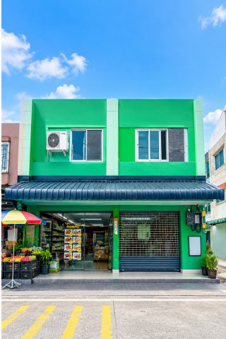 สุทธิสารวินิจฉัย ให้เช่าย่านลาดพร้าว46-52 ลาดพร้าว รร.นานาชาติ BEYC 350ม. อาคารพาณิชย์ 2คูหา 2ชั้น ใจกลางตลาด แหล่งชุมชน ใกล้ดีไซน์วิลเลจ รัชดา 800 ม. 1 นอน 1 น้ำ ที่ดิน 35 ตร.ว.พื้นที่ใช้สอย 200 ตร.ม. เหมาะสำหรับค้าขาย เปิดร้านค้า สำนักงาน หรือทำธุรกิจ เดินทางสะดวก เชื่อมต่อถนนหลักหลายสาย และรถไฟฟ้าMRTได้ง่าย  64,999 บาทต่อเดือนSutthisanWinitchai LatPhrao Two-unit two-story commercial building for rent in the LatPhrao46–52 Located in a busy market community near BEYC Internati