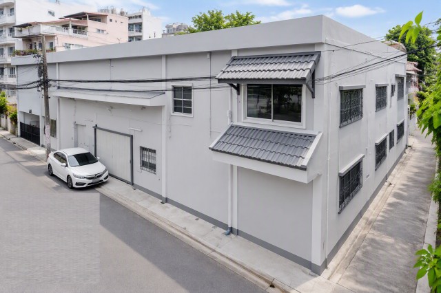 ม.นอร์ทกรุงเทพ 550 ม. 100ตร.ว. 300ตร.ม.ให้เช่าโกดัง 2ชั้น  4นอน BTSสะพานใหม่ 898ม. 2 น้ำ   ทำเลพหลโยธิน เชื่อมต่อสายไหม รามอินทรา และเทพรักษ์ 29,998บาท/เดือน จอดรถได้ 6 คัน North Bangkok U. at 550m. 6parking 2Storey WareHouse for Rent in SaphanMai 4beds 2baths 100sq.wah 350sq.m. Convenient access to Phahonyothin, Sai Mai, Ram Inthra and Thep Rak. Monthly rent 29,998baht.ถนนพหลโยธิน ซอย 50 ถึง 54 แขวงคลองถนน เขตสายไหม กรุงเทพมหานคร 10220พื้นที่ดิน 100ตร.ว. พื้นที่ใช้สอย 350 ตร.ม.Land Area 100 sq.wah, Usable Area 350 sq.m.ยาว 60 เมตร ลึก 16 เมตร โกดัง 2 ชั้�