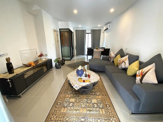 ขาย/ให้เช่า ทาวน์โฮม 3 ชั้น พาทิโอ ศรีนครินทร์–พระราม 9 | บ้านสวย เฟอร์นิเจอร์ครบ พร้อมเข้าอยู่!ทาวน์โฮมพื้นที่กว้าง ฟังก์ชันครบ เหมาะสำหรับครอบครัวที่ต้องการบ้านพร้อมอยู่ บนทำเลศรีนครินทร์–พระราม 9 เดินทางสะดวกรายละเอียดบ้าน• ทาวน์โฮม 3 ชั้น• ที่ดิน 19.90ตร.ว.• พื้นที่ใช้สอย 141ตร.ม.• 3 ห้องนอน | 3 ห้องน้ำ• จอดรถ 2 คัน• เฟอร์นิเจอร์ครบ พร้อมเข้าอยู่ทำเลดี• ใกล้ Market Place กร
