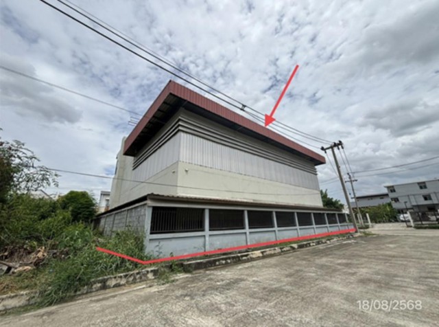 ขายอาคารโรงงานสมุทรสาคร 3 ชั้น โครงการ เพิ่มทรัพย์ แฟคทอรี่แลนด์     ซอย เพชรเกษม 120/1 ถนน เพชรเกษม ตำบล อ้อมน้อย อำเภอ กระทุ่มแบน จังหวัด สมุทรสาคร  ราคา  14,570,000   บาท  ( ราคาต่อรองได้ )  รายละเอียดทรัพย์ -  เนื้อที่  0-1-41.00 ไร่ -  อาคารโรงงาน 3 ชั้น, อายุอาคาร 6 ปี, พื้นที่ใช้สอย 781.125 ตร.ม. 5 ห้องนอน, 5 ห้องน้ำ  พิกัดทรัพย์ :  https://maps.app.goo.gl/NmxJQfTg8bYh54P88  สถานที่ใกล้เคียง   - แม็คโคร อ้อมน้อย - โรงพยาบาลมหาช