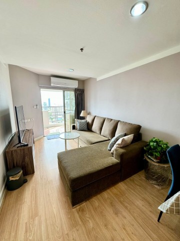 The Waterford Diamond for rent, 2 bedrooms on the 28th floor with unblocked city viewLocation: Sukhumvit Soi 30/1, Khlong Tan, Khlong Toei, BangkokContact Aekachai (Aui)T. 089-799-5598Line ID : @auiauiaui001 (add @ in front)Room details- 2 bedrooms, 70 sq.m., 28th floor- Bright room with unblocked city view and balcony- Kitchen with induction stove, refrigerator and microwave- 55 inch smart TV- 3 inverter air conditioners in living room and both bedrooms- Washing machine- Not a pet friendly buildingRental- 36,000 THB per month, 1 year contract- 6 month contract 39,000 THB per month- Available nowNearby- BTS Phrom Phong and BTS Thong Lo- Emporium, EmQuartier, EmSphere- Benjasiri Park- Thong LoProject facilities- Swimming pool- Fitness with boxing ring- Sauna and steam room- Squash court- Garden and playground- Mini mart- Parking- 24 hour security