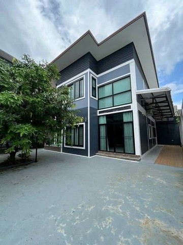 บ้านเดี่ยว 2 ชั้น รีโนเวทใหม่ ทำเลดี เดินทางสะดวก สุเทพ