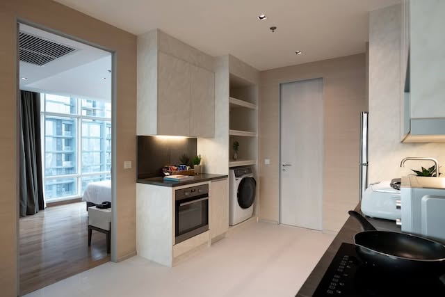 ให้เช่าเพนท์เฮาส์ Duplex 2 ชั้น โครงการ Jasmine 59 Hotel สุขุมวิท 59 ชั้น 27-28 ชั้นสูงสุด ใกล้ BTS ทองหล่อและเอกมัยราคาเช่า 185,000 บาท / เดือน ( สัญญา 1-5 เดือน )ราคาเช่า 180,000 บาท / เดือน ( สัญญา 6-12 เดือน )ที่ตั้ง ถนนสุขุมวิท 59 ซอยบุญชนะ แขวงคลองตันเหนือ เขตวัฒนา กรุงเทพมหานคร 10110ติดต่อ : คุณภัสพงณ์ 0634098164Line : deedaa24https://www.facebook.com/profile.php?id=61581484955548พื้นที่ใช้สอย 195 ตารางเมตร จำนวน 2 ชั้น 3 ห้องนอน 3 ห้องน้ำห้อง Penthouse 4 ชั้น 27-28 ซึ่ง