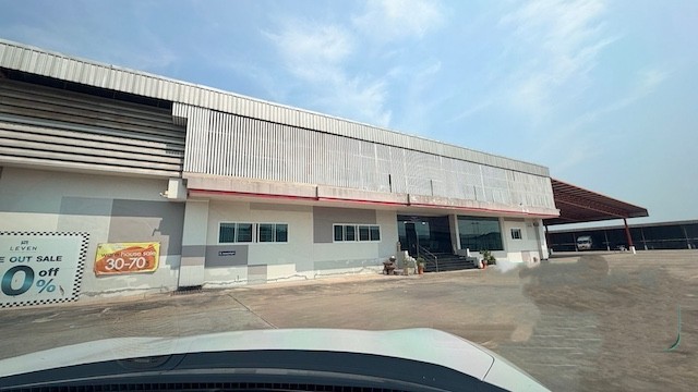 BST1364 ขายและให้เช่าที่ดินพร้อมโกดัง คลังสินค้า โชว์รูม และสำนักงาน เอกชัย บางบอน กรุงเทพฯติดต่อ Agent คุณบัว Buaโทร 093-646-4597LINE ID Bua093ขาย 169,000,000 บาทให้เช่า 690,000 บาทต่อเดือนที่ดินพร้อมสิ่งปลูกสร้างขนาดใหญ่ ทำเลเอกชัย บางบอน เหมาะสำหรับธุรกิจโลจิสติกส์ ศูนย์กระจายสินค้า Fulfillment คลังสินค้า โรงงาน ธุรกิจค้าส่ง ค้าปลีก และสำนักงานใหญ่ รองรับการดำเนินธุรกิจได้ครบวงจรพื้นที่ใช้สอ�